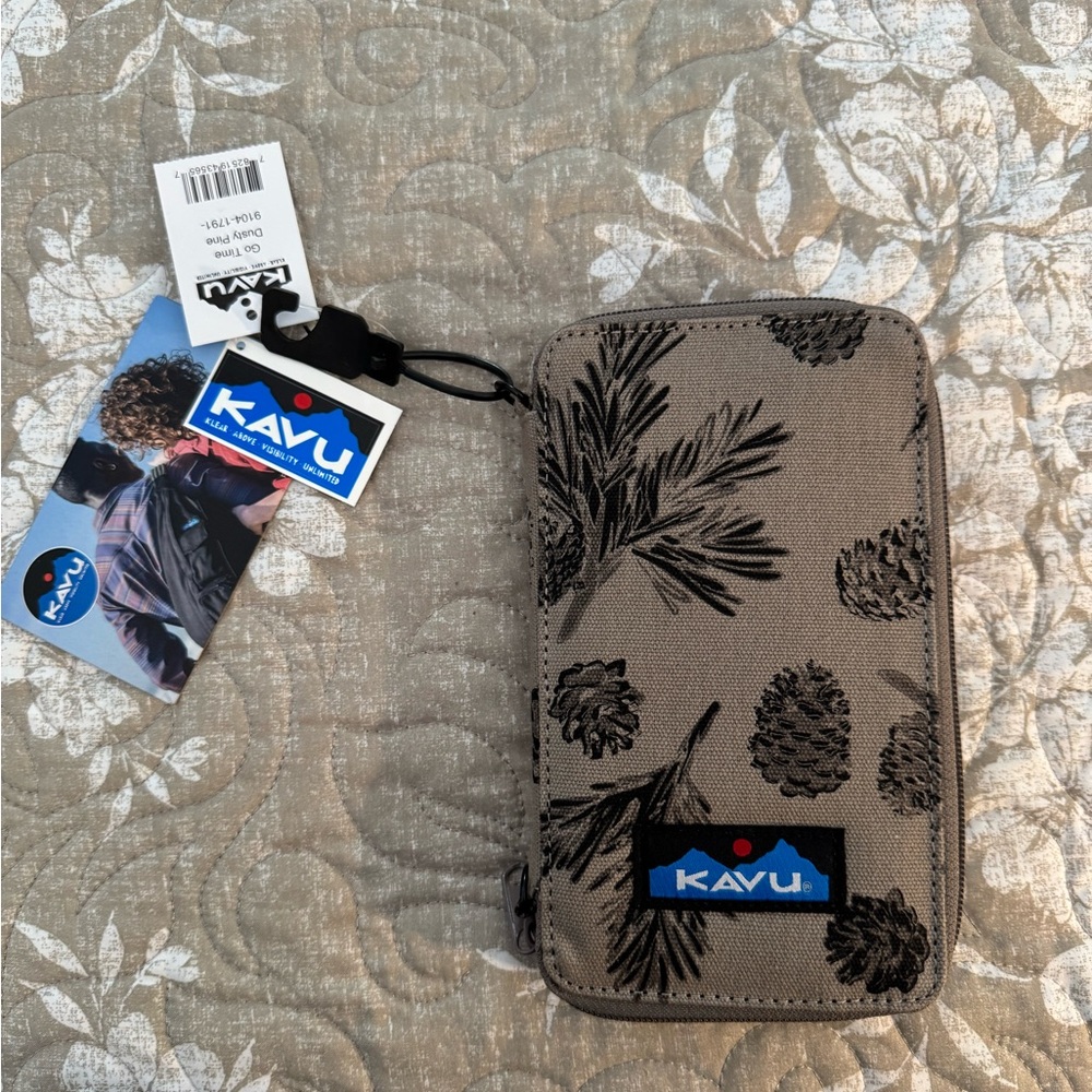 KAVU Black & Tan Crossbody wallet, Pinecone Design. Phone not included